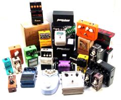 pedales diverses pour instruments-guit/basse