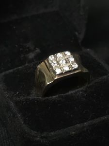 Bague pour homme en or 10k sertie 9 diamant